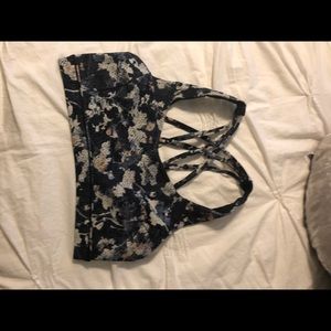 Lululemon Free to be Serene bra size 6 blue multi
